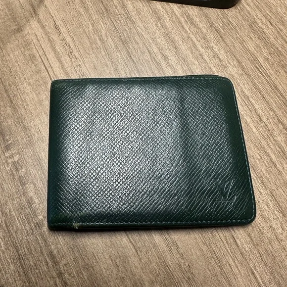 Louis Vuitton Taiga Leather Multiple Wallet (dark green) - Picture 1 of 7